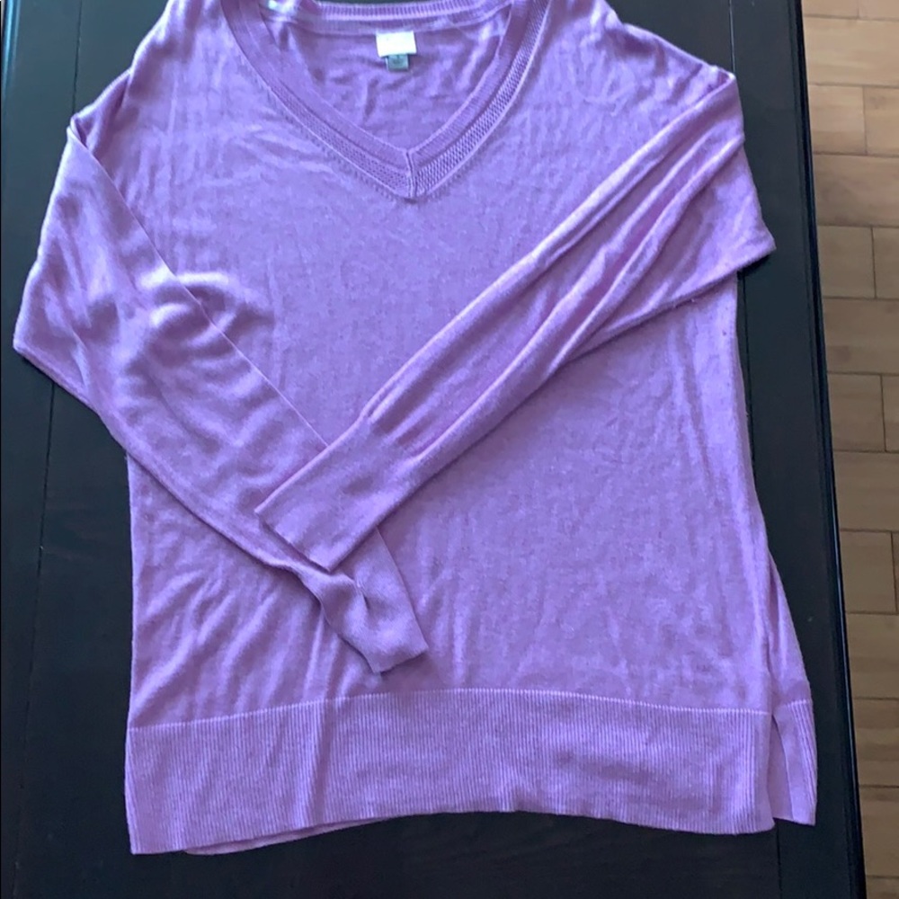 Light weight sweater